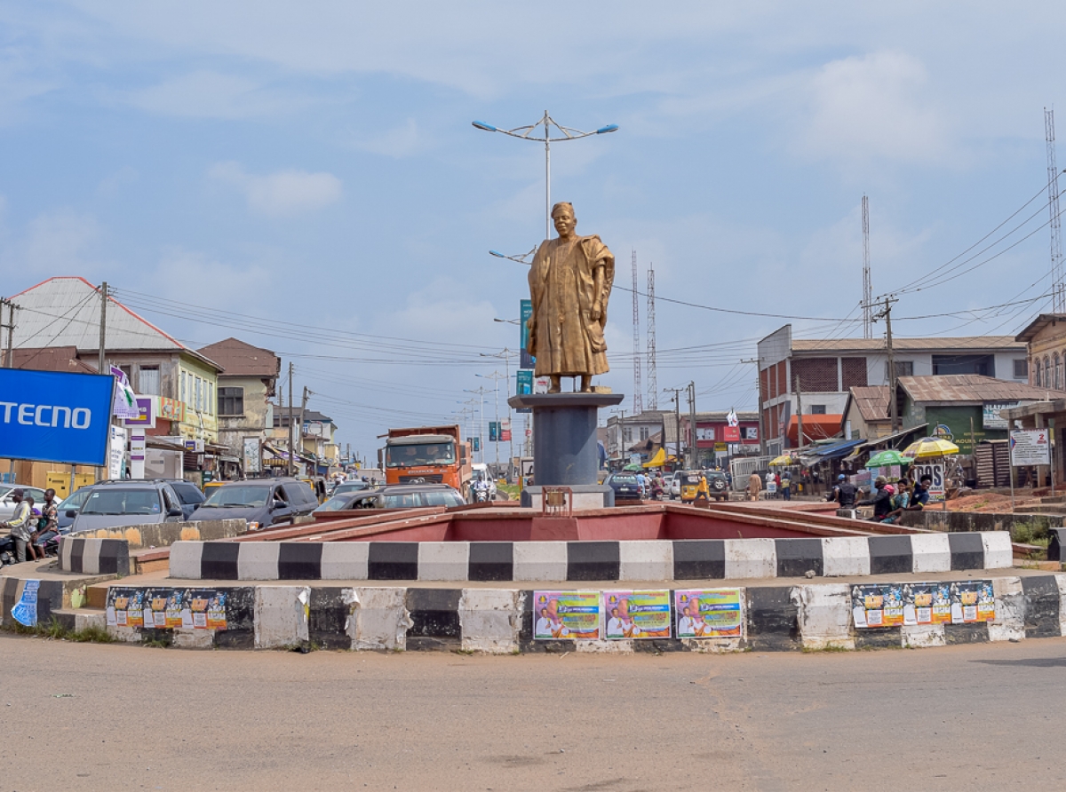 Ijebu Ode residents groan as Banks shut down over 'notice of attack’