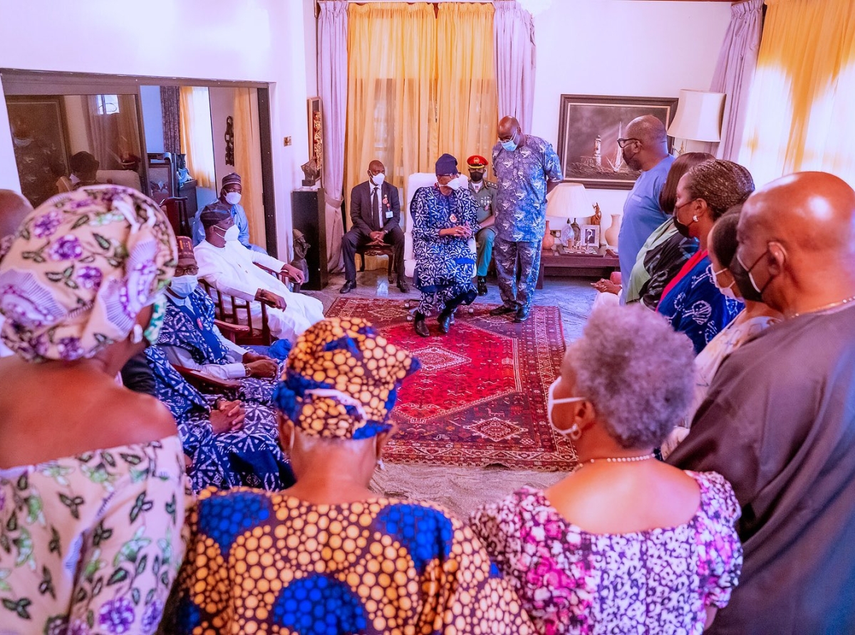 President Buhari visits Late Ernest Shonekan’s family in Lagos