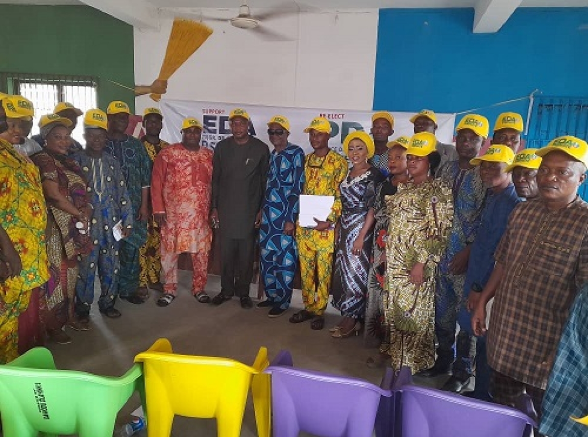 2023! Deji Ashiru holds talks with Ijebu Ode APC LG Exco 