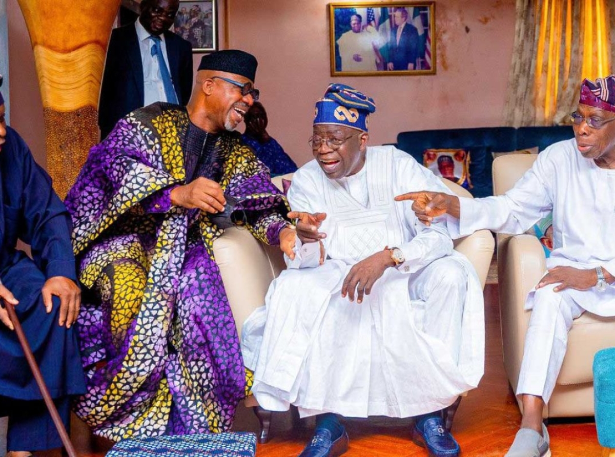 2023! Tinubu meets Obasanjo in Abeokuta amidst pomp