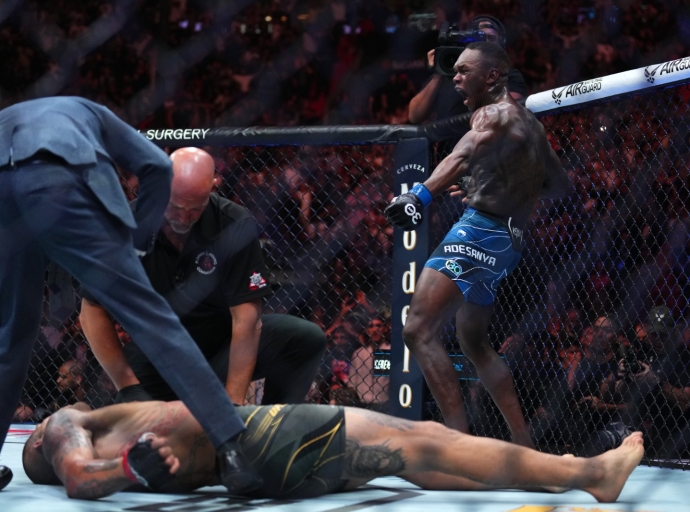 Israel Adesanya knocks Alex Pereira out to reclaims UFC middleweight title 