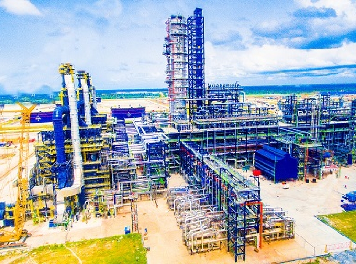 President Buhari, five African Leaders to commission Dangote Petroleum Refinery Today