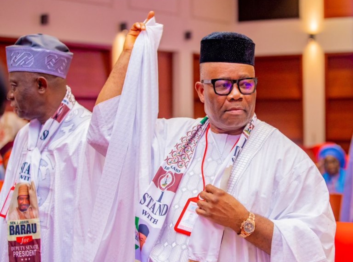 10th Senate! Godswill Akpabio defeats Abdulaziz Yari to become Senate President 