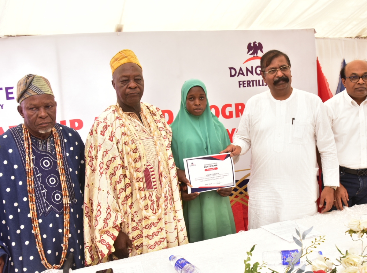 Dangote Petroleum Refinery Awards Scholarships to 473 Students... Donates Furniture, Educational Materials to Host Communities